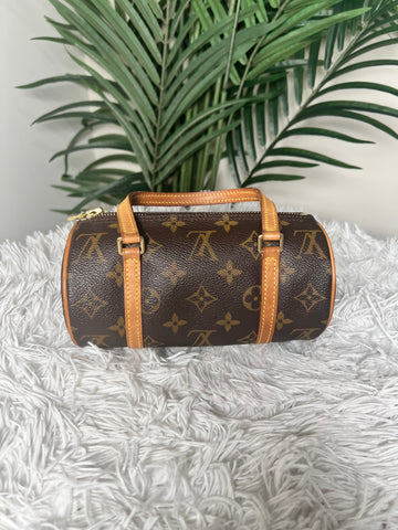 Louis Vuitton 19 Papillon
